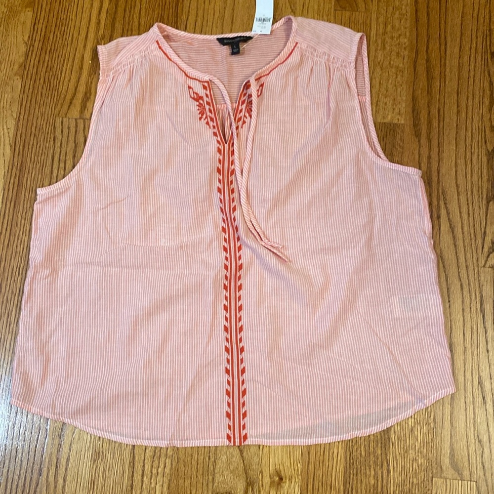 Woman's Banana Republic tank